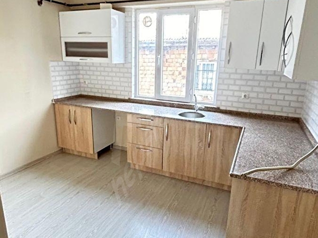 KIZAK HEYKELİ ARKASINDA AÇIK BALKONLU 2+0 KİRALIK DAİRE - Görsel 2