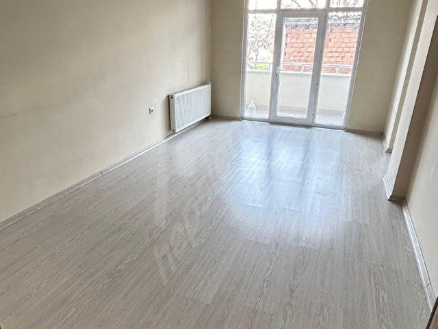 KIZAK HEYKELİ ARKASINDA AÇIK BALKONLU 2+0 KİRALIK DAİRE - Görsel 5