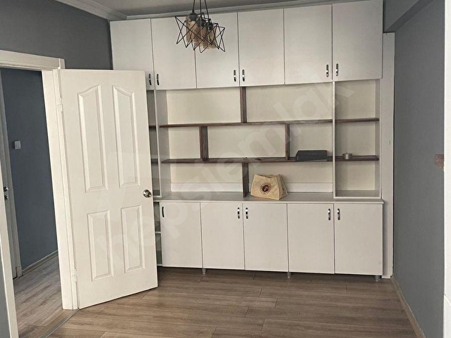 VİS EMLAKTAN BEŞİKTAŞ MEYDANDA CADDE ÜZERİNDE (1+1) BÜRO MOBİLYALI 1.KAT  OFİS KATI - Görsel 14