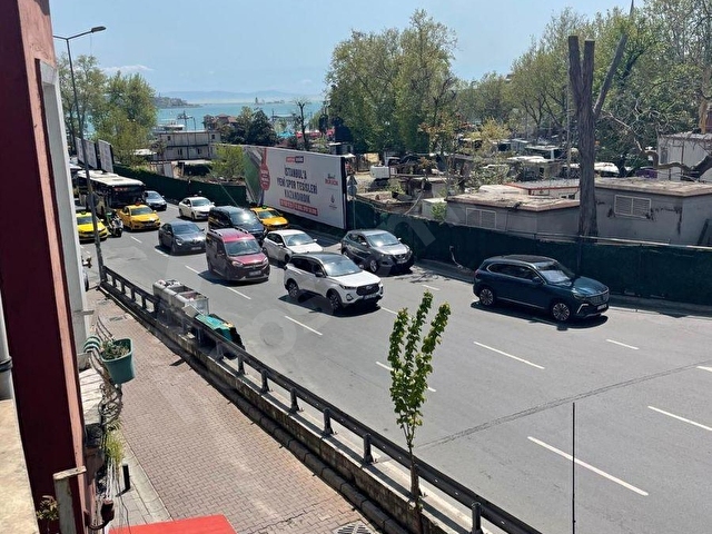VİS EMLAKTAN BEŞİKTAŞ MEYDANDA CADDE ÜZERİNDE (1+1) BÜRO MOBİLYALI 1.KAT  OFİS KATI - Görsel 8