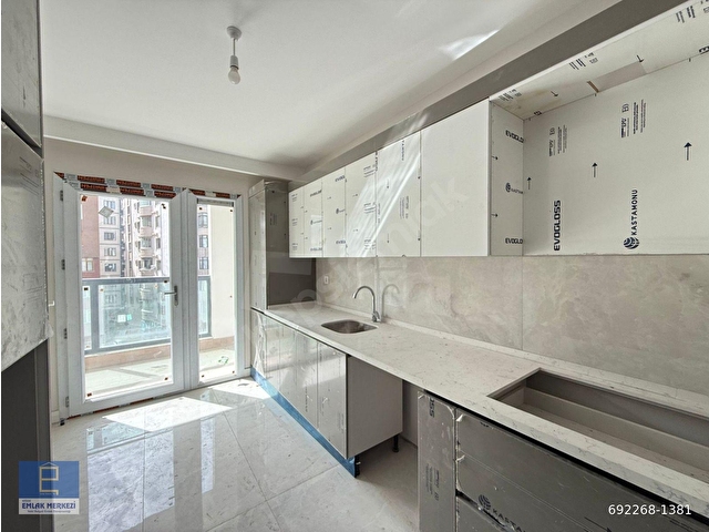 ## NİĞDE EMLAK MRKZNDEN BOR CD.CEPHE TAM YAPILI K.OTOPARKLI 2+1 SIFIR DAİRE # - Görsel 3