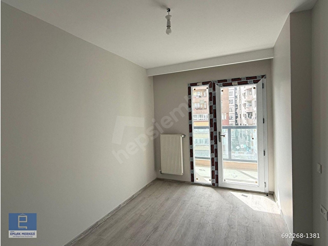 ## NİĞDE EMLAK MRKZNDEN BOR CD.CEPHE TAM YAPILI K.OTOPARKLI 2+1 SIFIR DAİRE # - Görsel 8