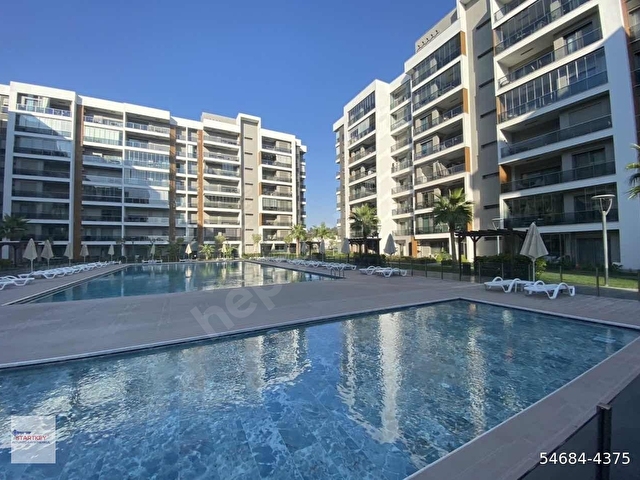 Ataşehir Modern 2 Sitesi Şehir Cepheli Kapalı Mutfaklı 2+1 Daire