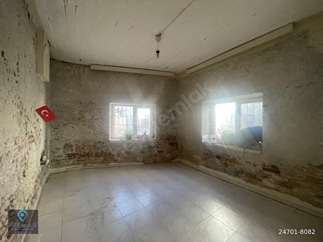 AYVALIK MERKEZDE GENİŞ BAHÇELİ 2 KATA MUSADELİ TEK KATLI 2+1 KAGİR EVİ - Görsel 15