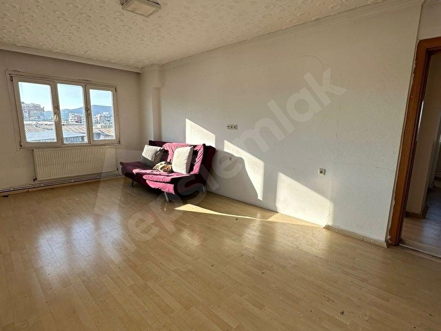 Bornova Mevlana Mahallesinde Kiralık 3+1 Daire - Görsel 2
