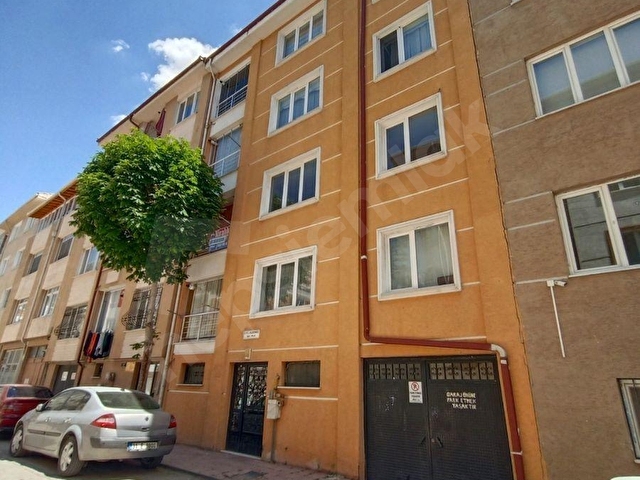 Eskişehir Fatih Mahallesinde ara kat 3+1 asansörlü kiralık daire - Görsel 2