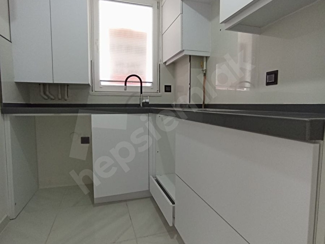 ATAKUM ESENEVLERDE TRAMVAYA YAKIN İÇİ ÖZEL YAPTIRILMIŞ YÜKSEK GİRİŞ 2+1 KİRALIK DAİRE - Görsel 5