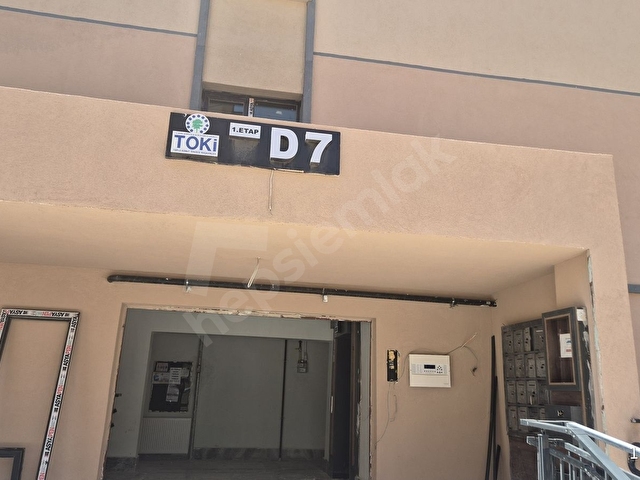 ATIŞ ALANI TOKİLERDE EŞYALI 3+1 KAT 2 DAİRE KİRALIKTIR.