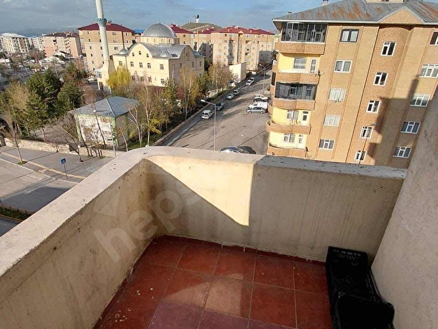 y.kent ş.hastanesi karşısında kiralık 3+1 arakat daire - Görsel 9