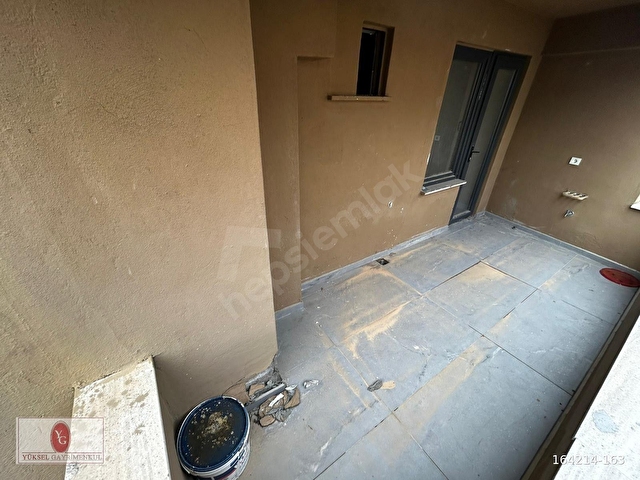 YÜKSELDEN EDREMİT ÇARŞININ MERKEZİNDE GENİŞ BALKONLU 2+1 SATILIK DAİRE - Görsel 14