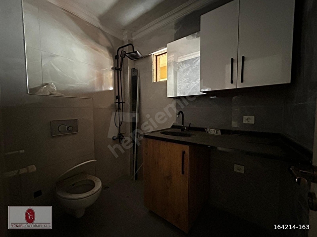 YÜKSELDEN EDREMİT ÇARŞININ MERKEZİNDE GENİŞ BALKONLU 2+1 SATILIK DAİRE - Görsel 26