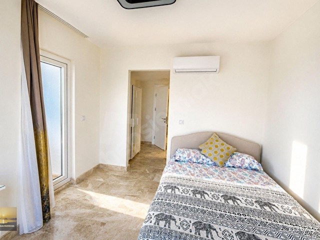 Denize sıfır Kumsal plajlı lüks sitede satılık villa yabancidan - Görsel 27