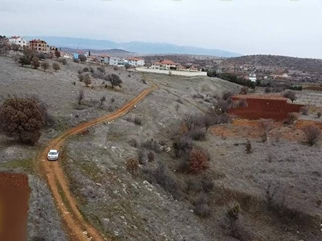 UŞAK KARAHALLI PAŞALAR DA İMAR YAKINI 1050 M2 ARAZİ