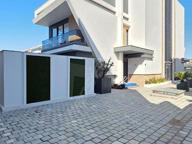 Müstakil Havuz, Asansör, Yerden Isıtma ve Akıllı Villa Sistemli Lüks Büyük Villa... - Görsel 6
