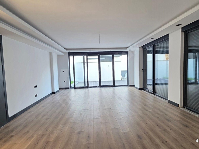 Müstakil Havuz, Asansör, Yerden Isıtma ve Akıllı Villa Sistemli Lüks Büyük Villa... - Görsel 24