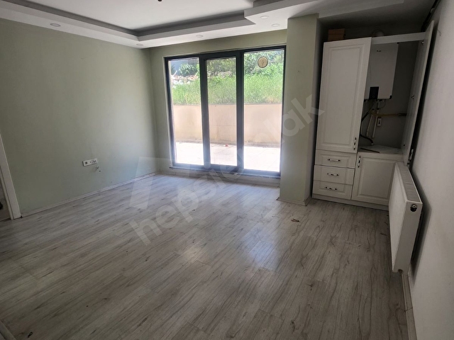 KEMERBURGAZ MERKEZDE 1+1 45 M2 NET BAHÇE KULLANIMLI DAİRE - Görsel 10