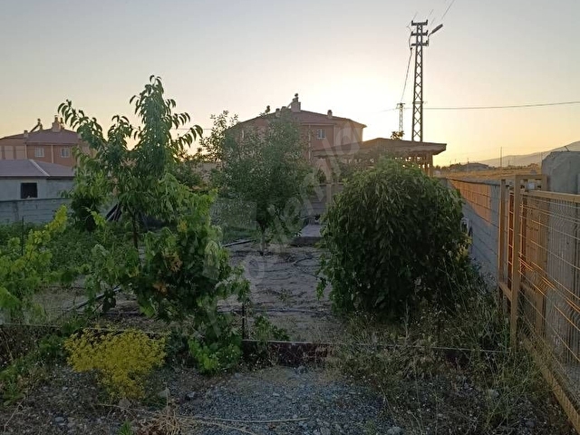 Erzincan üzümlü Yunus Emre mahallesi satılık arsa