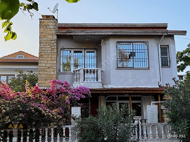 Selimpaşa da deniz e 3 dk mesafe müstakil Villa 3+1 Bahçeli