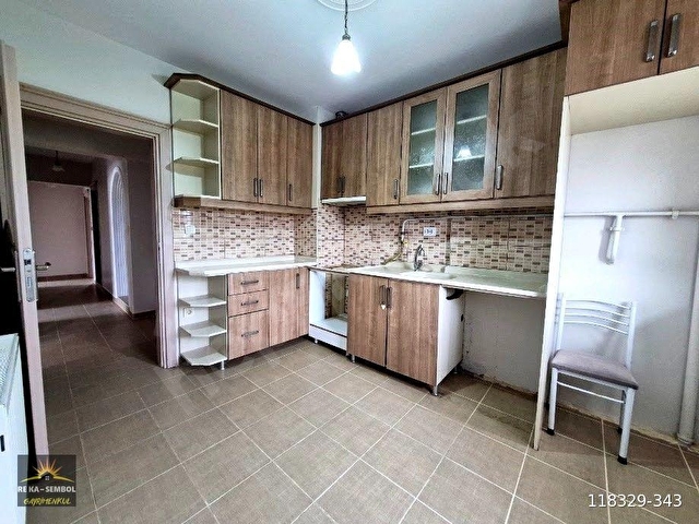 ADAPAZARI CAMİLİ MAHALLESİNDE KİRALIK 3+1 DAİRE - Görsel 3