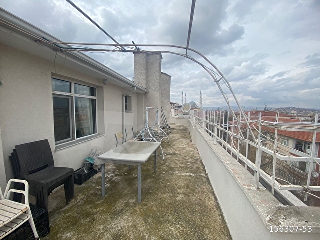 ESAT AKYÜZ SOKAKTA 2.5+1 TERAS KAT SATILIK DAİRE - Görsel 2