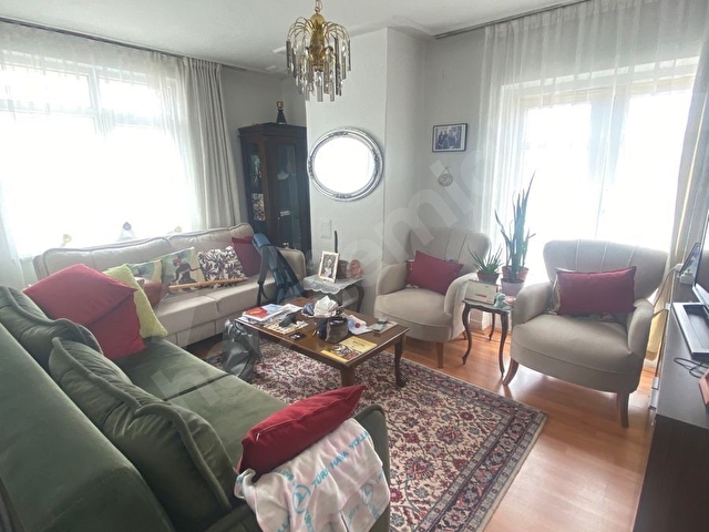 ESAT AKYÜZ SOKAKTA 2.5+1 TERAS KAT SATILIK DAİRE - Görsel 12