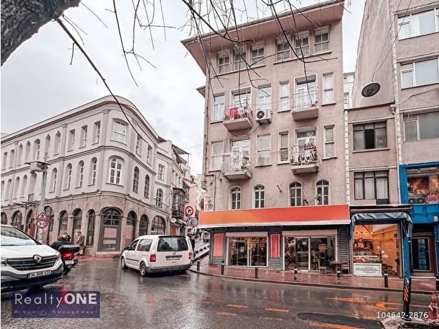 Beyoğlu Kiralık Bina Dükkan + 4 Daire  Boğazkesen Cadde Üzeri