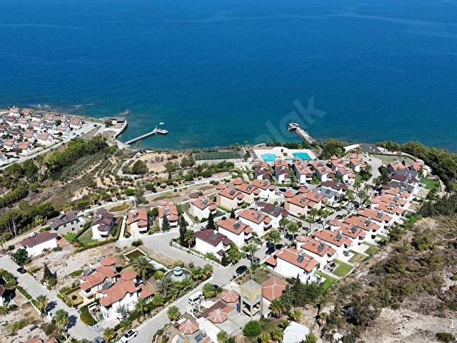 ARSUZ AŞİYAN TATİL KÖYÜNDE SATILIK EŞYALI 3+1 LÜKS VİLLA ! - Görsel 16