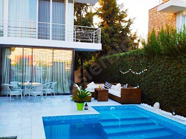 ÖZEL HAVUZLU VILLA