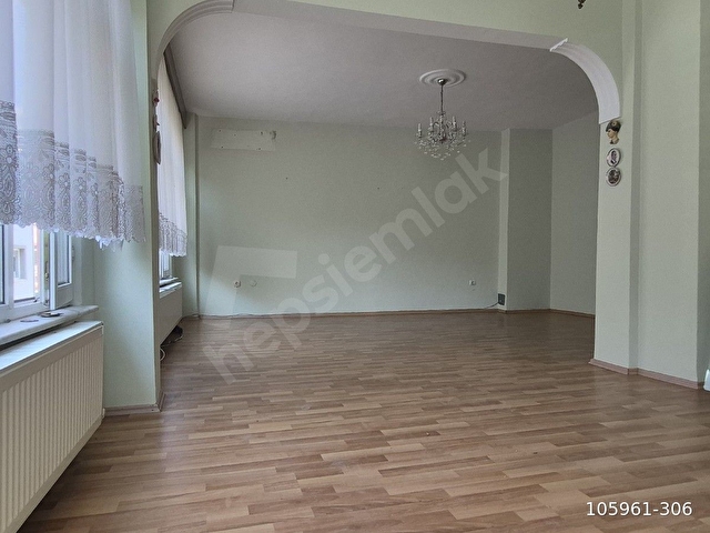 EGE EMLAKTAN ŞEHİR MERKEZİNDE KİRALIK 3+1 GENİŞ DAİRE - Görsel 3