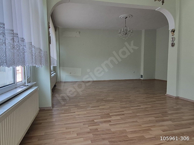 EGE EMLAKTAN ŞEHİR MERKEZİNDE KİRALIK 3+1 GENİŞ DAİRE - Görsel 4