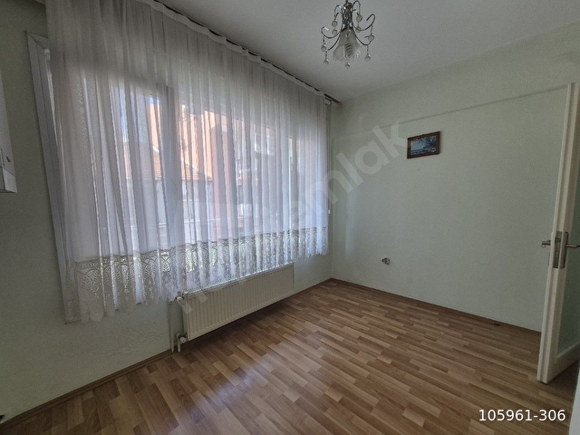 EGE EMLAKTAN ŞEHİR MERKEZİNDE KİRALIK 3+1 GENİŞ DAİRE - Görsel 11