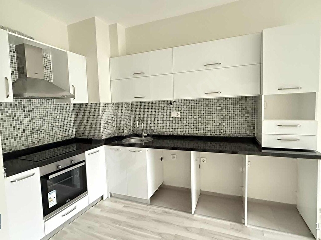ARAKAT HAZIRLIK BİNASI ARKASINDA SEYREK GİRİŞİ GENİŞ 1+1 DAİRE