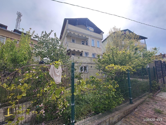 Arnavutköy Karaburunda Deniz Manzaralı Satılık Villa