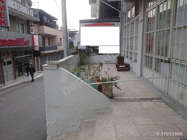 KARABAGLAR MERKEZİ YERDE ÇİTLENBEK,TE 3 KATLI KELEPİR BİNA sağlık ocağına karşisı - Görsel 2