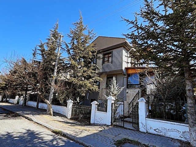 LALAHAN HAKİMLER KÖYÜ SİTESİNDE 4+1 SATILIK VİLLA - Görsel 2