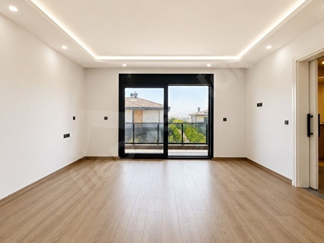 SELİMPAŞADA HAVUZLU GENİŞ BAHÇELİ PRESTİJLİ AİLE VİLLASI - Görsel 23