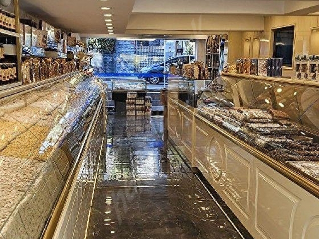 ETİLER NİSBETİYEDE KAÇIRILMAYACAK FIRSAT! CADDE ÜZERİ ÇİFT CEPHELİ TİCARİ RUHSATLI DÜKKAN