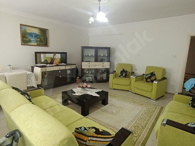 ÇÖMLEKÇİ MAH.CADDE ÜZERİNDE SATILIK 170M2 İÇİ FULL YAPILI 3+1 DAİRE - Görsel 2