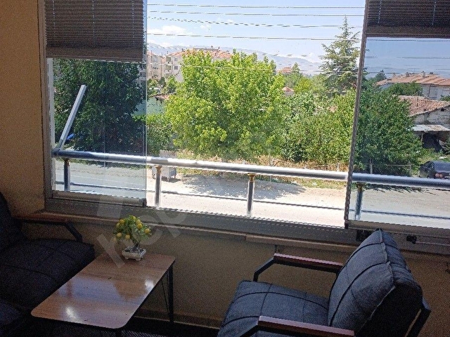ÇÖMLEKÇİ MAH.CADDE ÜZERİNDE SATILIK 170M2 İÇİ FULL YAPILI 3+1 DAİRE - Görsel 6