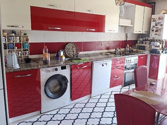 ÇÖMLEKÇİ MAH.CADDE ÜZERİNDE SATILIK 170M2 İÇİ FULL YAPILI 3+1 DAİRE - Görsel 10