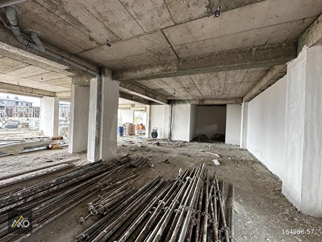 800 m2 KAPALI ALAN 360 M2 BAHÇELİ DÜKKAN