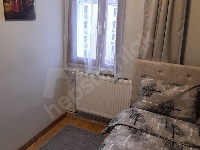 Taksim Cihangir mahallesinde 4.kat  2+1 full yapılı daire. - Görsel 8