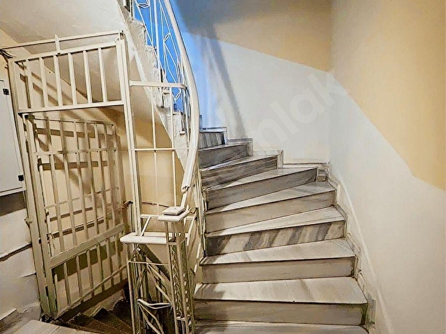 Beyazıtta Ferah Balkonlu Öğrenciye Çalışan Uygun 3+1 140 m² - Görsel 6