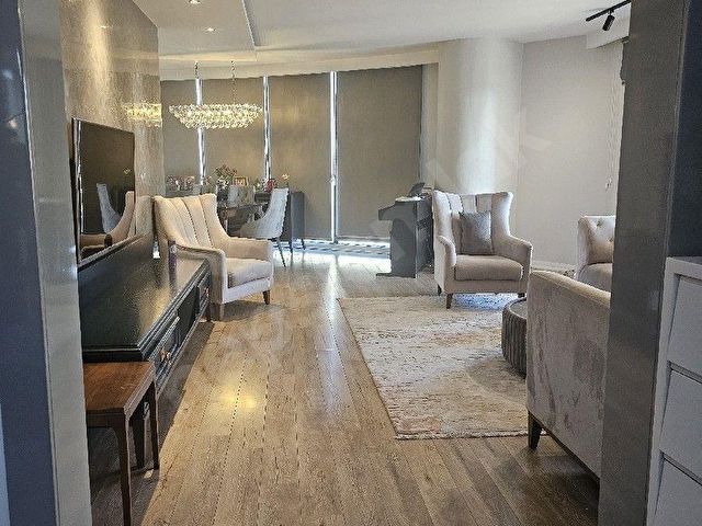 Körfez Mahallesinde Havuzlu Sitede | Teraslı | Lüks 4+1 | Geniş Yaşam Alanlarıyla Prestijli Daire - Görsel 14