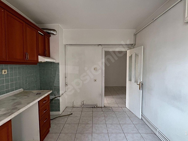 2+1 KİRALIK GENİŞ DAİRE ULAŞIMI ÇOK İYİ KONUMDA - Görsel 25