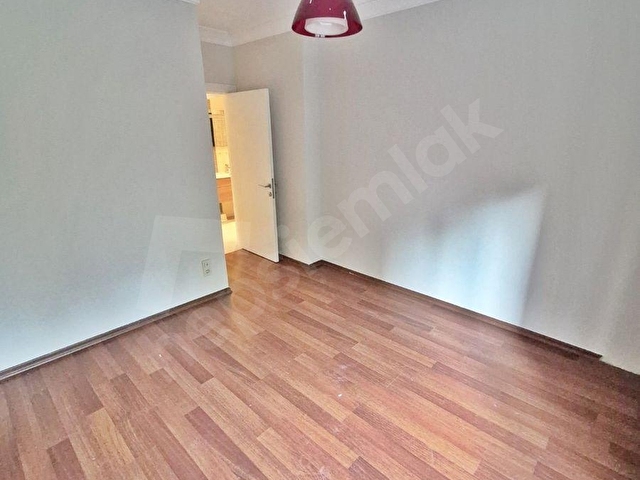CaddeİST CADDEBOSTAN CADDEYE İLK PARALEL  İŞYERİNE / KONUTA 75m² NET - Görsel 7