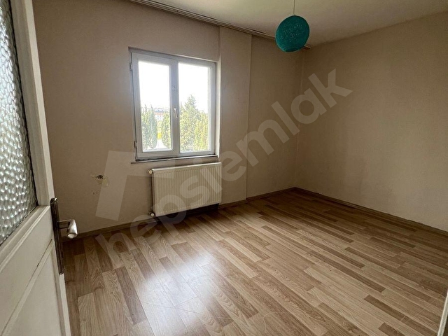 Deniz manzaralı otoparklı 3+1 çift balkon ferah daire - Görsel 2