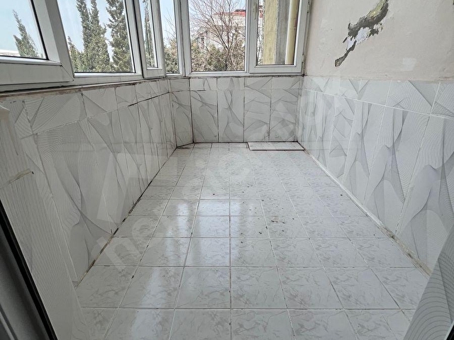 Deniz manzaralı otoparklı 3+1 çift balkon ferah daire - Görsel 8