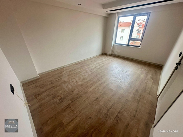ESTORIADAN KUMLUBEL MH ESENLİ YAKINI ÖNÜ AÇIK 2+1 SIFIR DAİRE