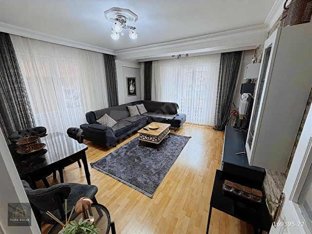 GÜNEY CEPHE KÖŞE BAŞI KULLANIŞLI METROLARA YÜRÜME MESAFESİNDE2+1 - Görsel 3
